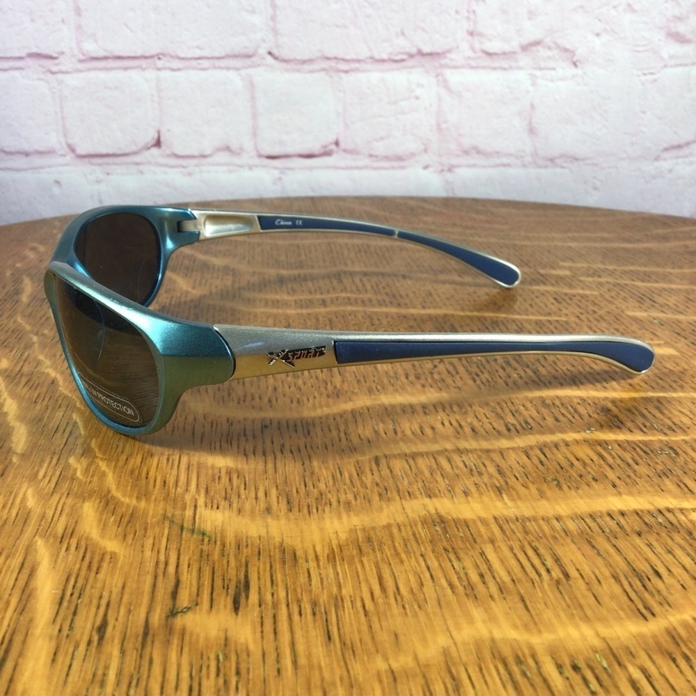 Blue and Silver Frame Sunglasses - Picture 4 of 4